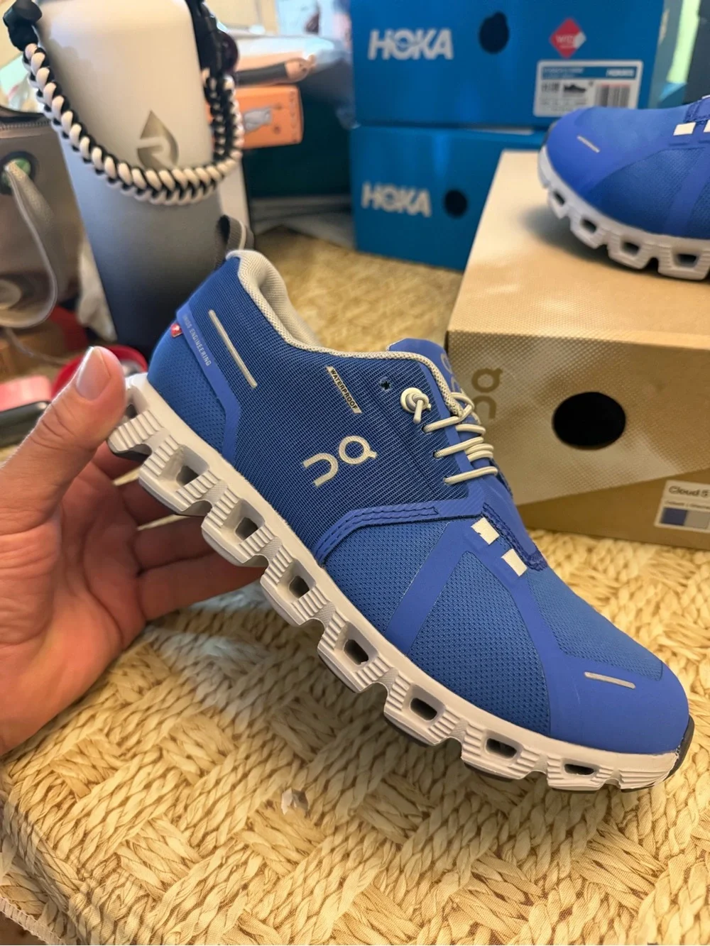 On Running Running Cloud 5 Waterproof sz 6.5 woman new in box !!